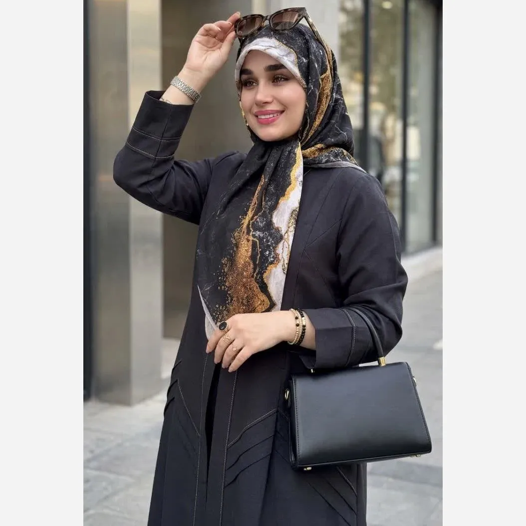 روسری نخی کاستوم سیتو طرح رزین 3 قواره 110 سفید سرخابی مشکی طلایی