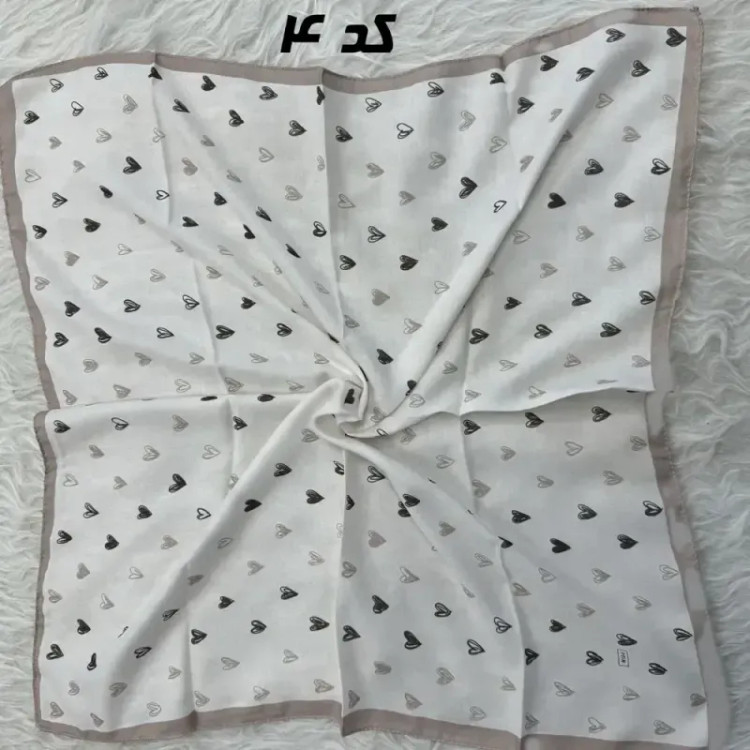 مینی اسکارف کرمی نخ قواره 65x65 سانتیمتر مناسب استفاده روزمره بدون آبرفت و رنگ رفت
