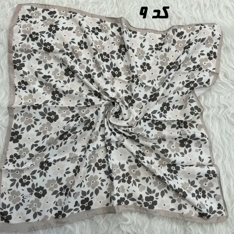 مینی اسکارف کرمی نخ قواره 65x65 سانتیمتر مناسب استفاده روزمره بدون آبرفت و رنگ رفت